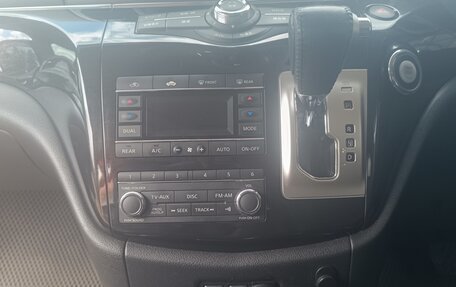 Nissan Elgrand III, 2010 год, 1 900 000 рублей, 12 фотография