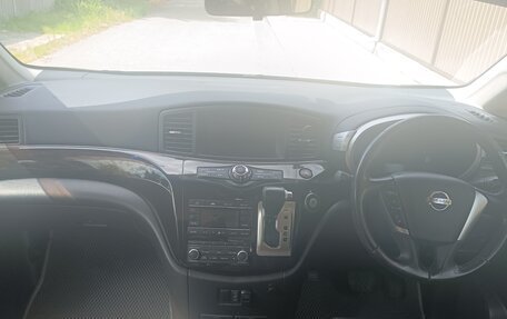 Nissan Elgrand III, 2010 год, 1 900 000 рублей, 9 фотография
