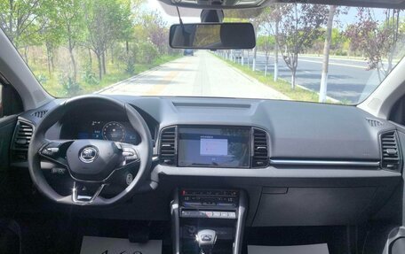 Skoda Karoq I, 2022 год, 1 858 000 рублей, 8 фотография
