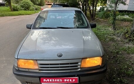Opel Vectra A, 1989 год, 75 000 рублей, 1 фотография