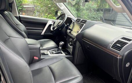 Toyota Land Cruiser Prado 150 рестайлинг 2, 2020 год, 6 400 000 рублей, 5 фотография