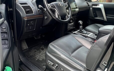 Toyota Land Cruiser Prado 150 рестайлинг 2, 2020 год, 6 400 000 рублей, 3 фотография