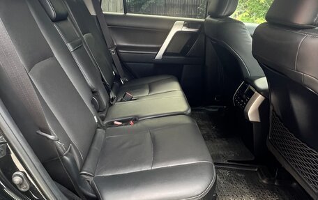 Toyota Land Cruiser Prado 150 рестайлинг 2, 2020 год, 6 400 000 рублей, 6 фотография
