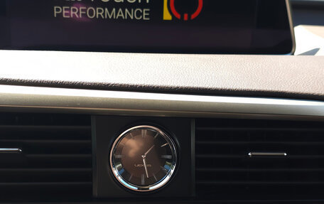 Lexus RX IV рестайлинг, 2019 год, 5 500 000 рублей, 8 фотография