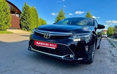 Toyota Camry, 2017 год, 2 190 000 рублей, 2 фотография