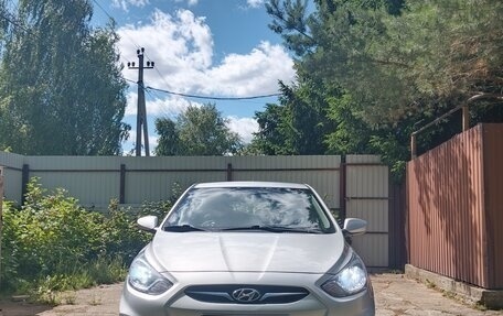 Hyundai Solaris II рестайлинг, 2012 год, 730 000 рублей, 2 фотография