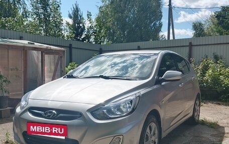 Hyundai Solaris II рестайлинг, 2012 год, 730 000 рублей, 3 фотография