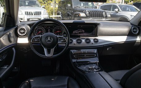 Mercedes-Benz E-Класс, 2019 год, 3 129 000 рублей, 6 фотография