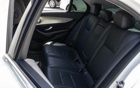 Mercedes-Benz E-Класс, 2019 год, 3 129 000 рублей, 9 фотография