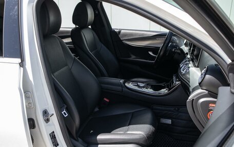Mercedes-Benz E-Класс, 2019 год, 3 129 000 рублей, 8 фотография