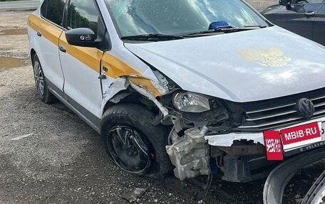 Volkswagen Polo VI (EU Market), 2019 год, 250 000 рублей, 2 фотография