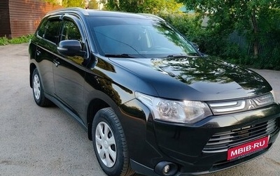 Mitsubishi Outlander III рестайлинг 3, 2013 год, 1 300 000 рублей, 1 фотография
