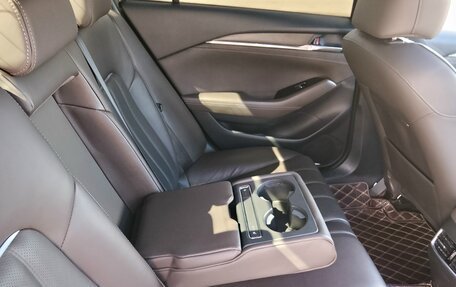 Mazda 6, 2019 год, 2 400 000 рублей, 13 фотография