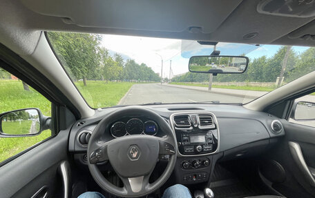 Renault Logan II, 2015 год, 570 000 рублей, 3 фотография