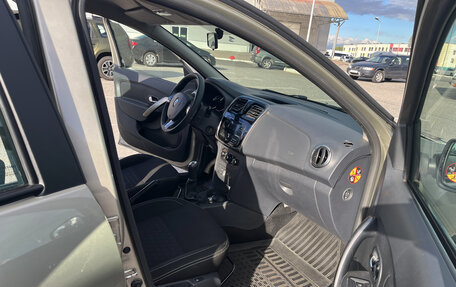 Renault Logan II, 2015 год, 570 000 рублей, 29 фотография