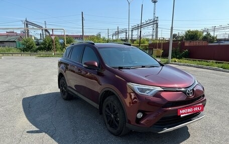 Toyota RAV4, 2017 год, 2 350 000 рублей, 3 фотография