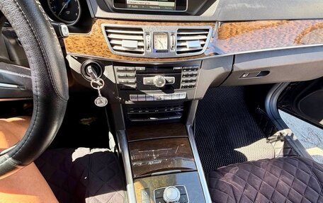 Mercedes-Benz E-Класс, 2013 год, 1 300 000 рублей, 2 фотография