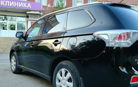 Mitsubishi Outlander III рестайлинг 3, 2013 год, 1 300 000 рублей, 9 фотография