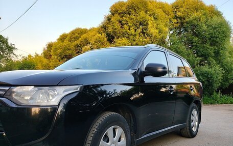 Mitsubishi Outlander III рестайлинг 3, 2013 год, 1 300 000 рублей, 3 фотография