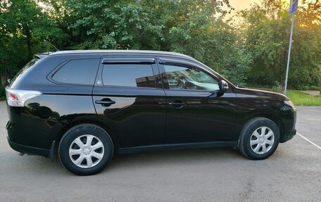 Mitsubishi Outlander III рестайлинг 3, 2013 год, 1 300 000 рублей, 5 фотография