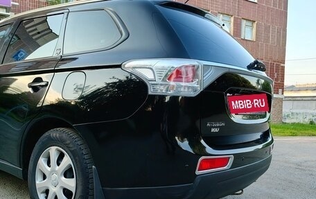 Mitsubishi Outlander III рестайлинг 3, 2013 год, 1 300 000 рублей, 6 фотография