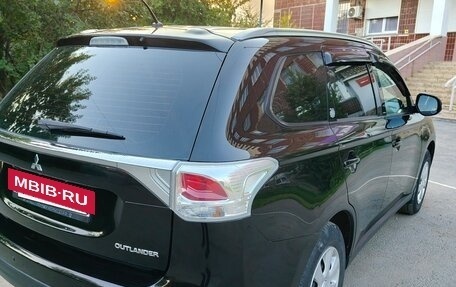 Mitsubishi Outlander III рестайлинг 3, 2013 год, 1 300 000 рублей, 7 фотография