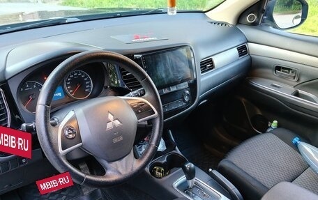 Mitsubishi Outlander III рестайлинг 3, 2013 год, 1 300 000 рублей, 14 фотография