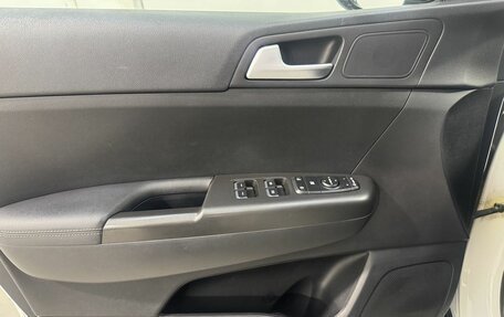 KIA Sportage IV рестайлинг, 2018 год, 2 199 800 рублей, 7 фотография