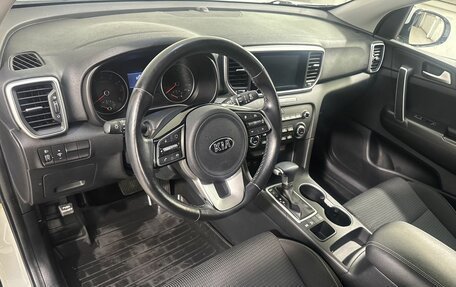 KIA Sportage IV рестайлинг, 2018 год, 2 199 800 рублей, 8 фотография
