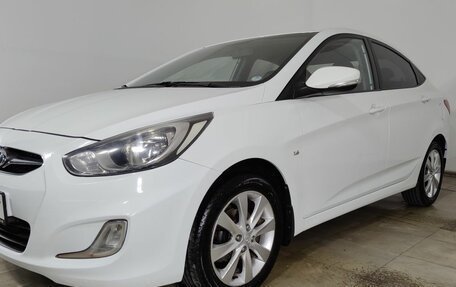 Hyundai Solaris II рестайлинг, 2012 год, 850 000 рублей, 23 фотография