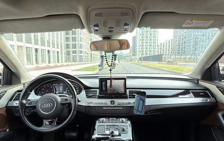 Audi A8, 2012 год, 3 050 000 рублей, 5 фотография