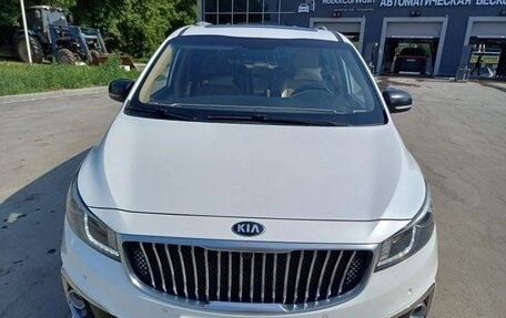 KIA Carnival III, 2016 год, 2 130 000 рублей, 1 фотография