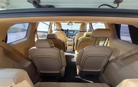KIA Carnival III, 2016 год, 2 130 000 рублей, 7 фотография