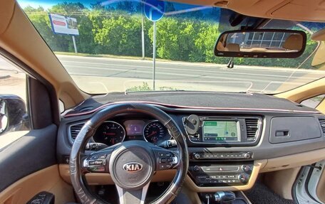 KIA Carnival III, 2016 год, 2 130 000 рублей, 5 фотография