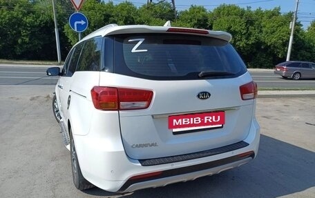 KIA Carnival III, 2016 год, 2 130 000 рублей, 4 фотография