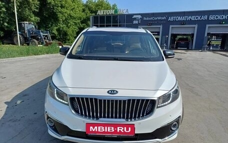KIA Carnival III, 2016 год, 2 130 000 рублей, 16 фотография