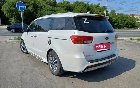KIA Carnival III, 2016 год, 2 130 000 рублей, 18 фотография