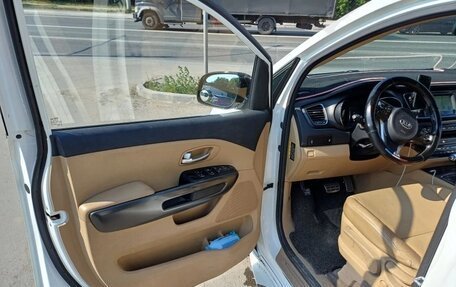 KIA Carnival III, 2016 год, 2 130 000 рублей, 27 фотография