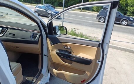 KIA Carnival III, 2016 год, 2 130 000 рублей, 28 фотография