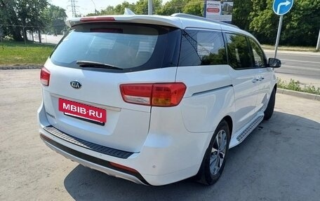 KIA Carnival III, 2016 год, 2 130 000 рублей, 22 фотография