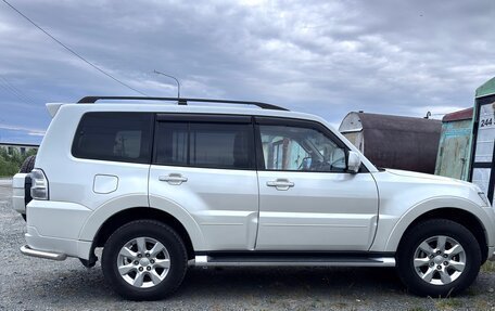 Mitsubishi Pajero IV, 2014 год, 2 800 000 рублей, 2 фотография