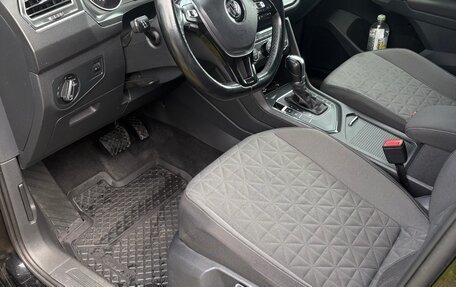 Volkswagen Tiguan II, 2017 год, 2 200 000 рублей, 3 фотография