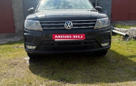 Volkswagen Tiguan II, 2017 год, 2 200 000 рублей, 6 фотография