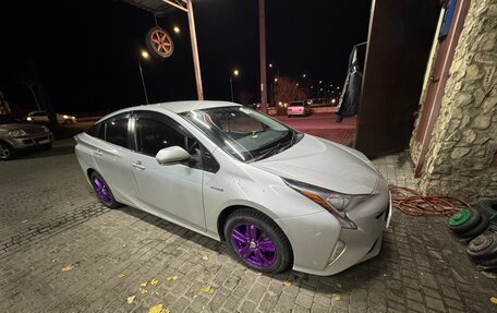Toyota Prius IV XW50, 2016 год, 1 400 000 рублей, 9 фотография