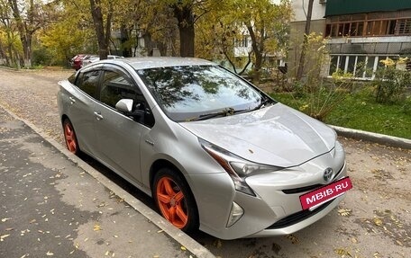 Toyota Prius IV XW50, 2016 год, 1 400 000 рублей, 8 фотография