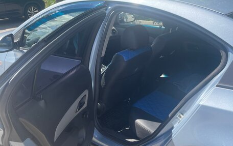 Chevrolet Cruze II, 2011 год, 700 000 рублей, 6 фотография