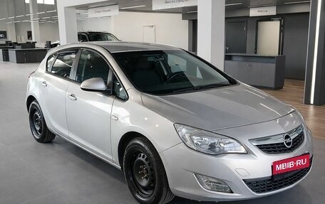 Opel Astra J, 2011 год, 499 000 рублей, 1 фотография
