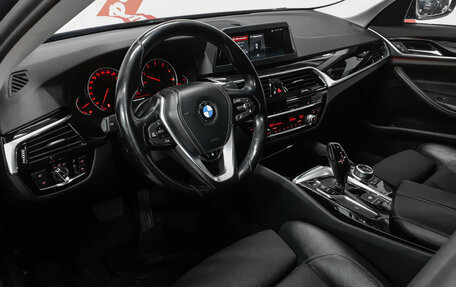 BMW 5 серия, 2017 год, 2 830 000 рублей, 8 фотография
