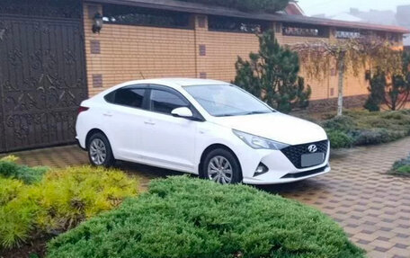Hyundai Solaris II рестайлинг, 2021 год, 1 650 000 рублей, 30 фотография