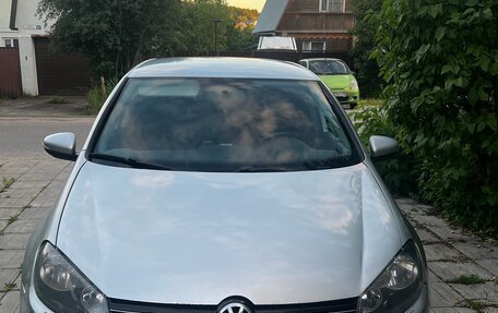 Volkswagen Golf VI, 2008 год, 700 000 рублей, 2 фотография